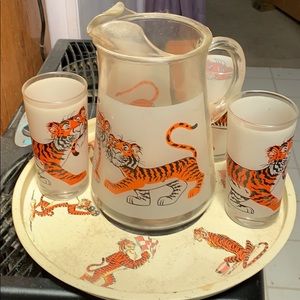 Tony the Tiger serving tray